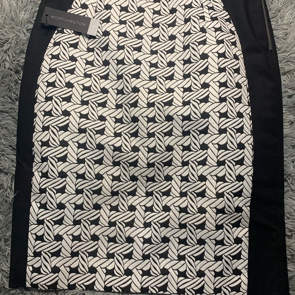 Black and white pencil skirt - Picture 2 of 2